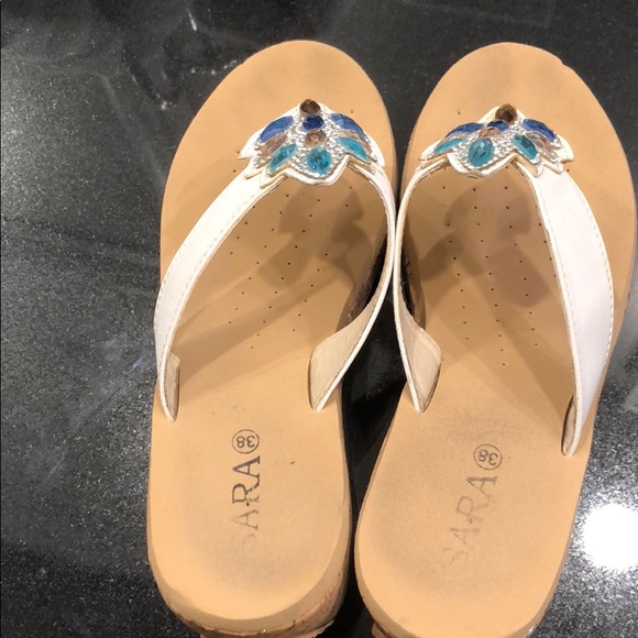 Moderate use sandals - Picture 4 of 4